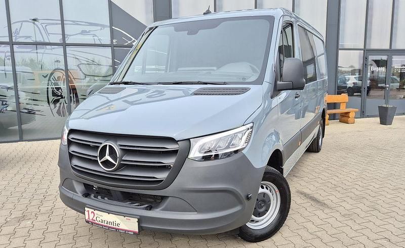 Gebraucht Mercedes Sprinter 190 PS (139 kW) 2023 Grau Van