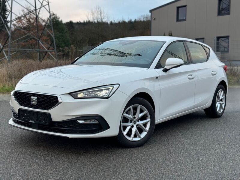 Weiß Gebraucht 2021 Seat Leon Style Limousine | 12.490 € (Fairer Preis) - Bild 1/4