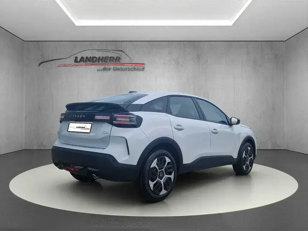 Nowe Citroën C4 131 KM (96 kW) 2025 Biały Sedan/Limuzyna