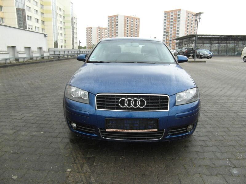 Blau Gebraucht 2004 Audi A3 Limousine | 1.799 € (Superpreis) - Bild 1/4