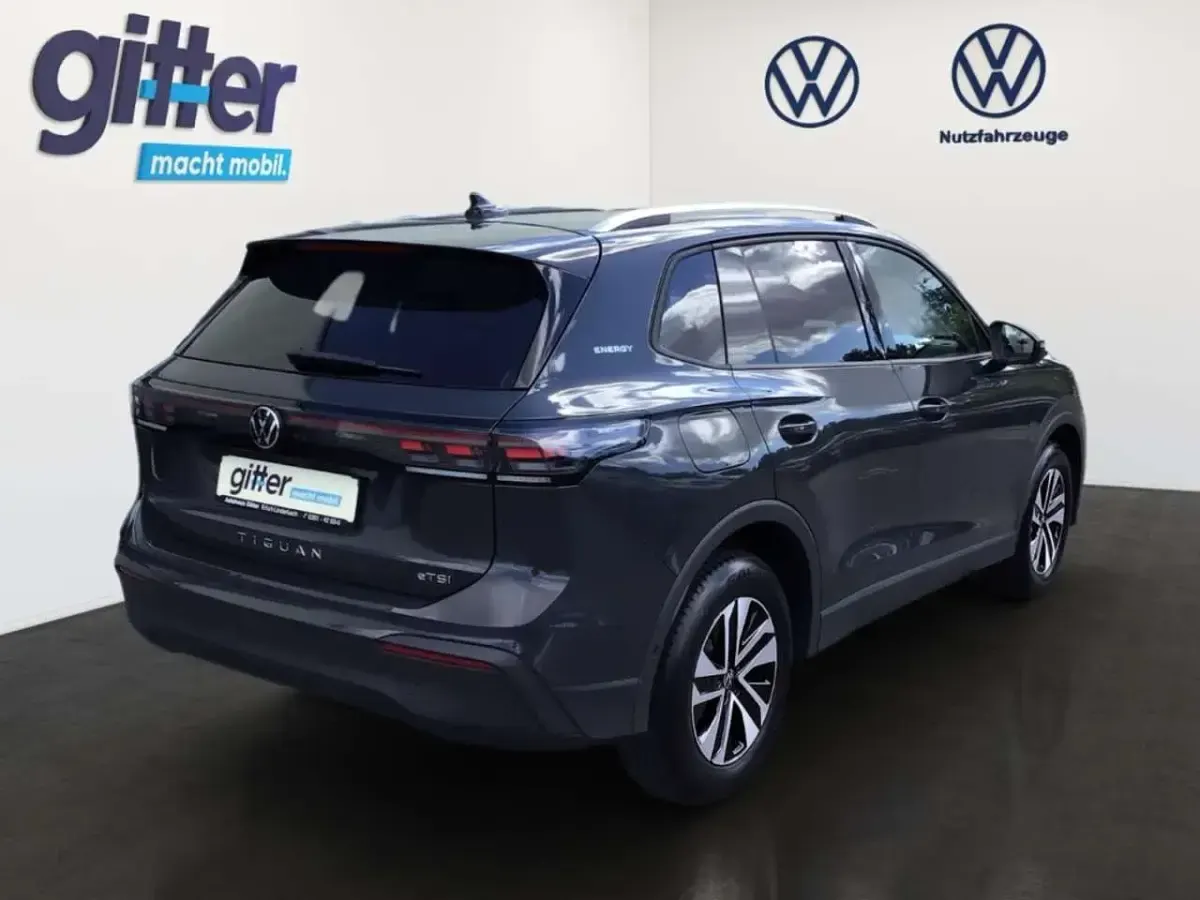 Neu VW Tiguan 131 PS (96 kW) 2026 Uranograu SUV