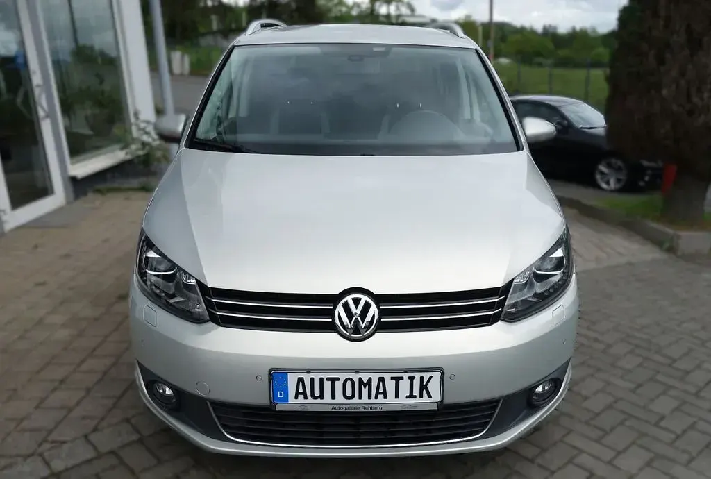 Gebraucht VW Touran Life 140 PS (102 kW) 2014 Gold Van / Kleinbus