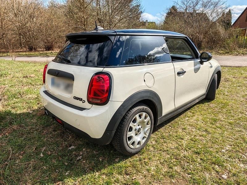 Gebraucht Mini Cooper D Pepper 116 PS (85 kW) 2016 Weiß Kleinwagen