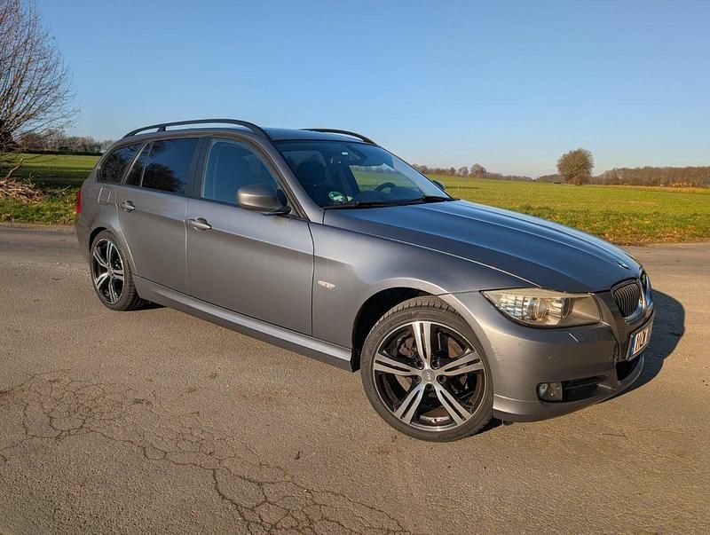 Gebraucht BMW 320 Shadowline 177 PS (130 kW) 2010 Grau Kombi