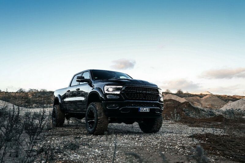 Gebraucht Dodge Ram 401 PS (294 kW) 2022 Schwarz metallic Pickup