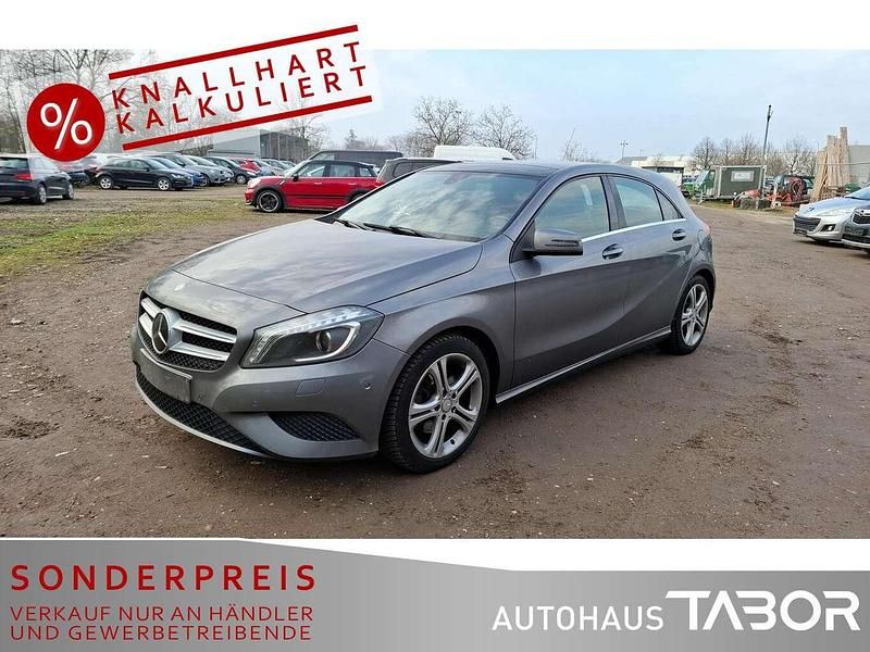 Gebraucht Mercedes A200 Urban 156 PS (114 kW) 2014 Grau Limousine