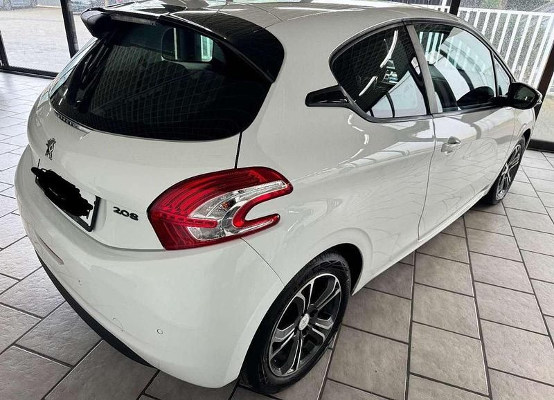 Gebraucht Peugeot 208 Active 68 PS (50 kW) 2013 Kleinwagen