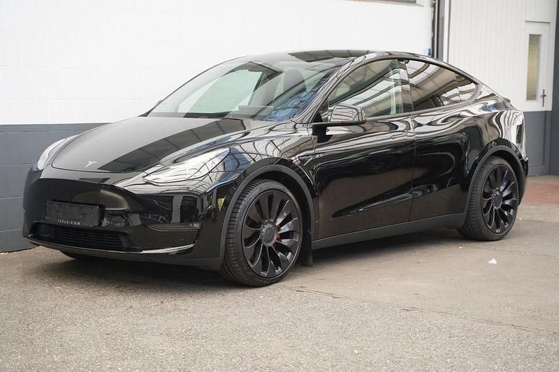 Schwarz Gebraucht 2022 Tesla Model Y Performance SUV | 36.950 € (Fairer Preis) - Bild 1/4