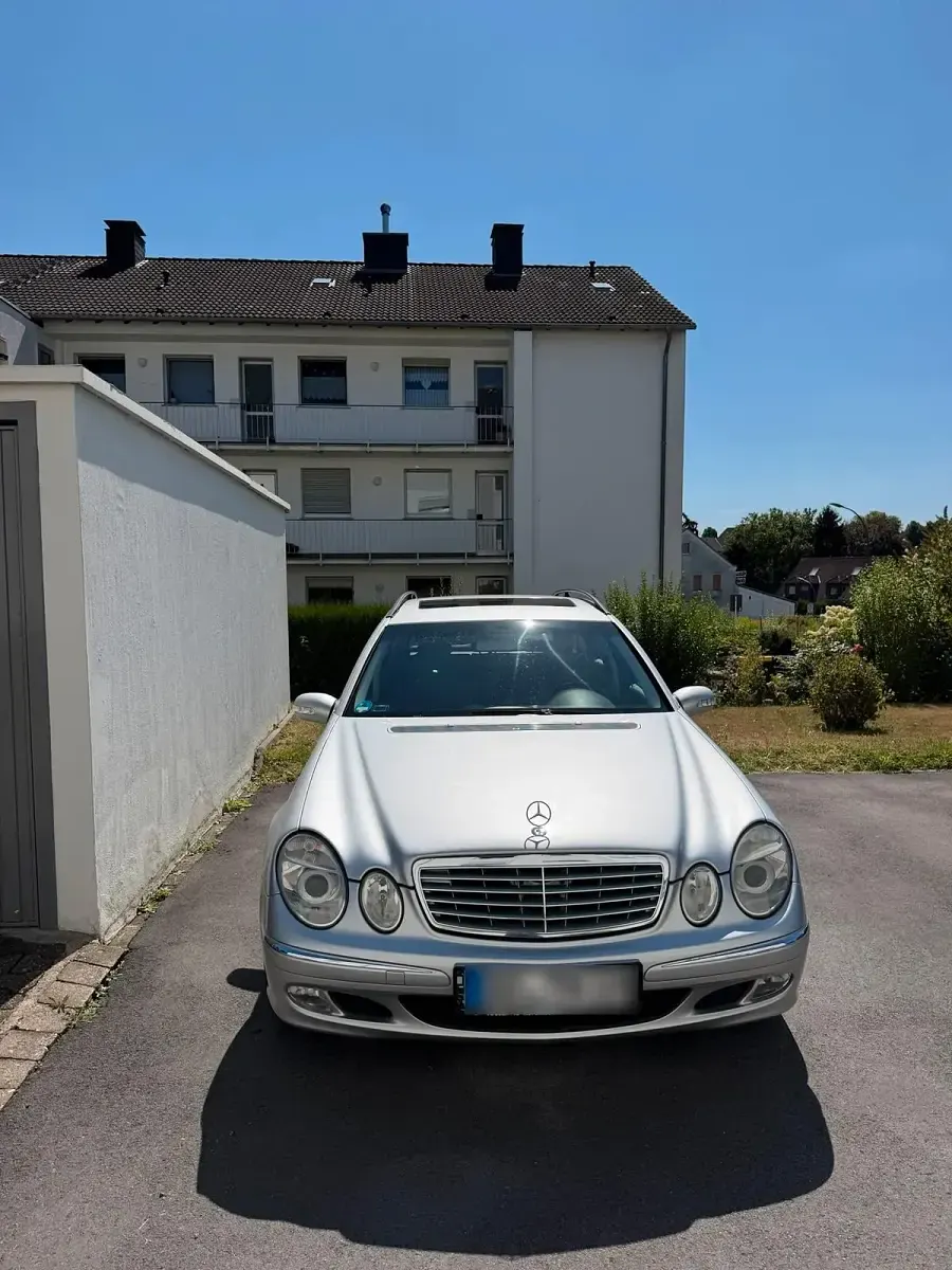 Gebraucht Mercedes E240 180 PS (132 kW) 2004 Silber Kombi