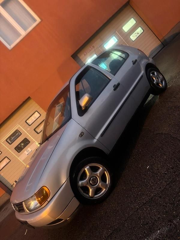 Silber Gebraucht 1998 VW Polo Kleinwagen | 1.100 € (Fairer Preis) - Bild 1/4