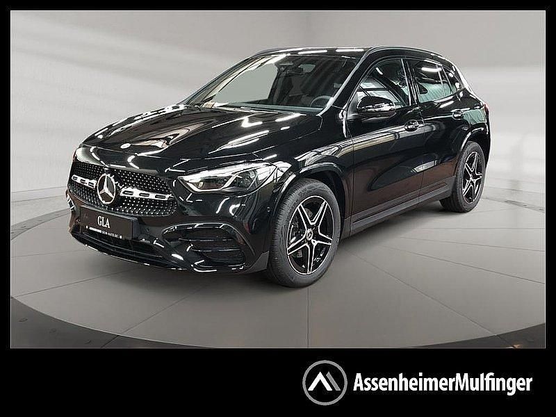 Gebraucht Mercedes GLA220 190 PS (139 kW) 2024 Metalliclack kosmosschwarz SUV