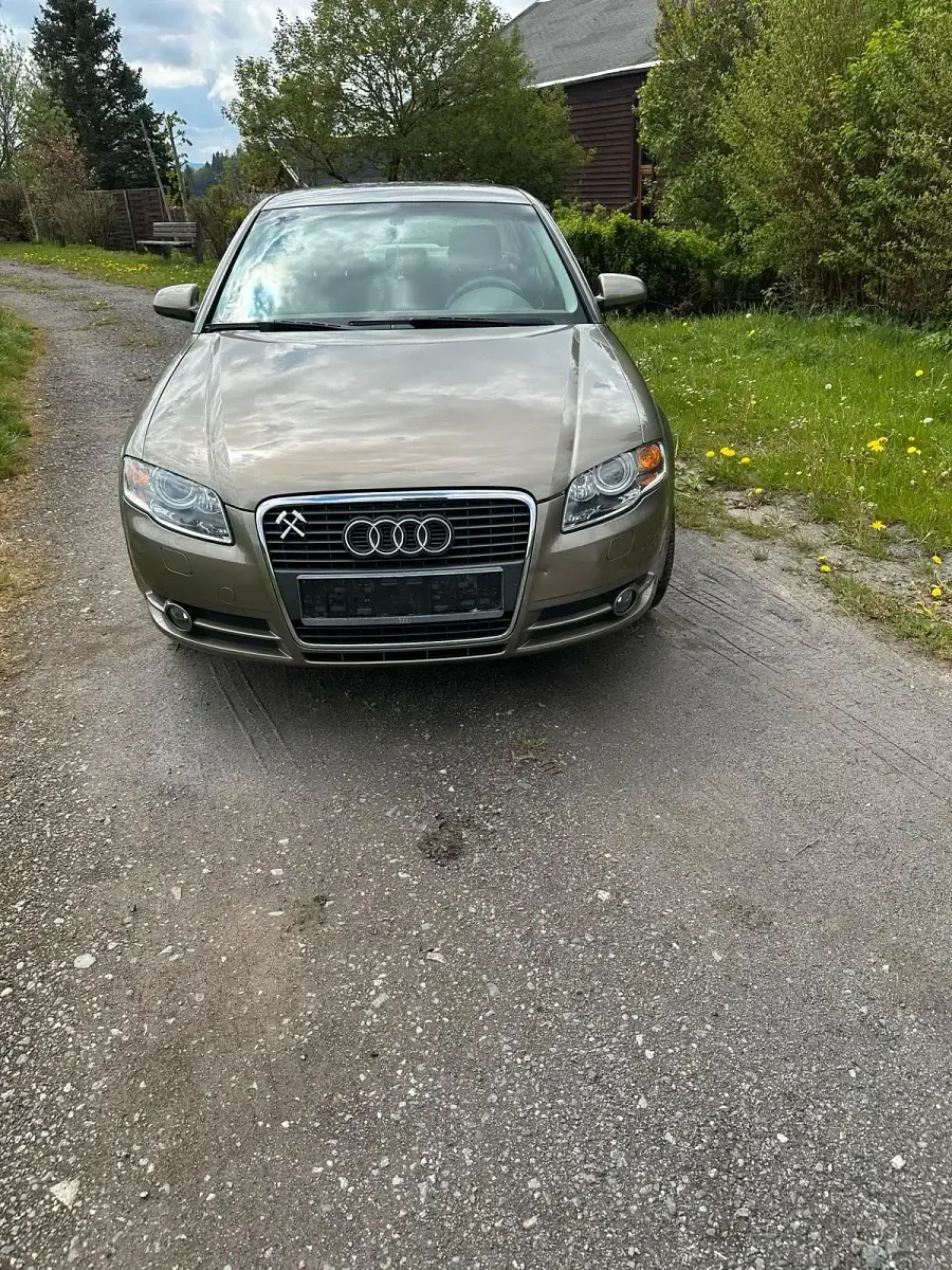 Gebraucht Audi A4 131 PS (96 kW) 2006 Gold Limousine