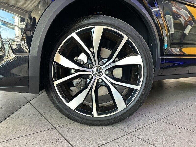 Gebraucht VW T-Roc R-line 150 PS (110 kW) 2023 Deep black perleffekt SUV
