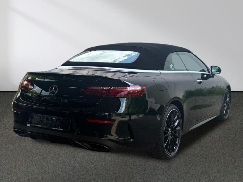 Gebraucht Mercedes E300 AMG 258 PS (189 kW) 2024 Andere farbe Cabrio