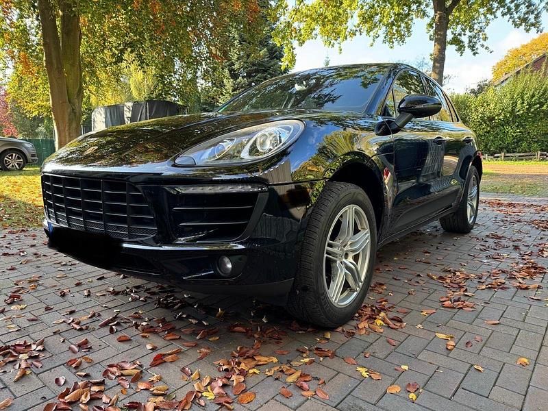 Schwarz Gebraucht 2014 Porsche Macan S SUV | 29.900 € (Fairer Preis) - Bild 1/4