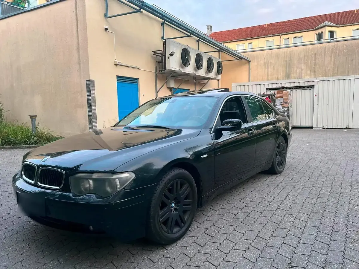Gebraucht BMW 735 272 PS (200 kW) 2002 Schwarz Limousine