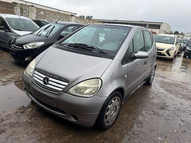 Silber Gebraucht 2001 Mercedes A160 Avantgarde Limousine | 299 € (Superpreis) - Bild 1/4