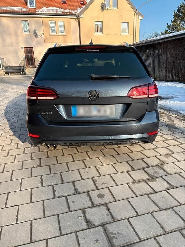 Second-hand VW Golf VII GTD 184 CP (135 kW) 2018 Gri Break