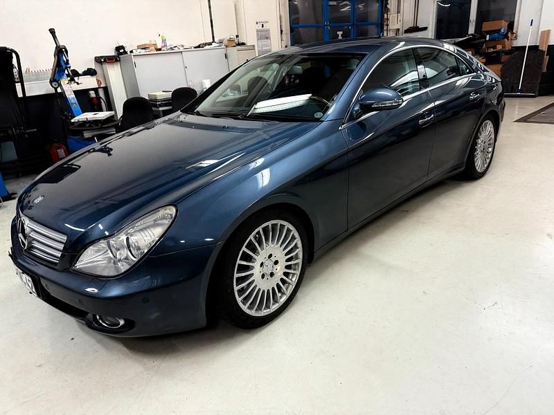 Grau Gebraucht 2006 Mercedes CLS350 Limousine | 13.800 € - Bild 1/4