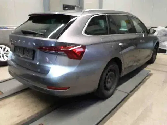 Gebraucht Skoda Octavia Style 150 PS (110 kW) 2023 Grau Kombi