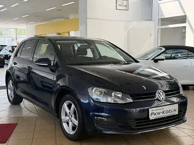 Gebraucht VW Golf VII Trendline 105 PS (77 kW) 2015 Night blue metallic Limousine