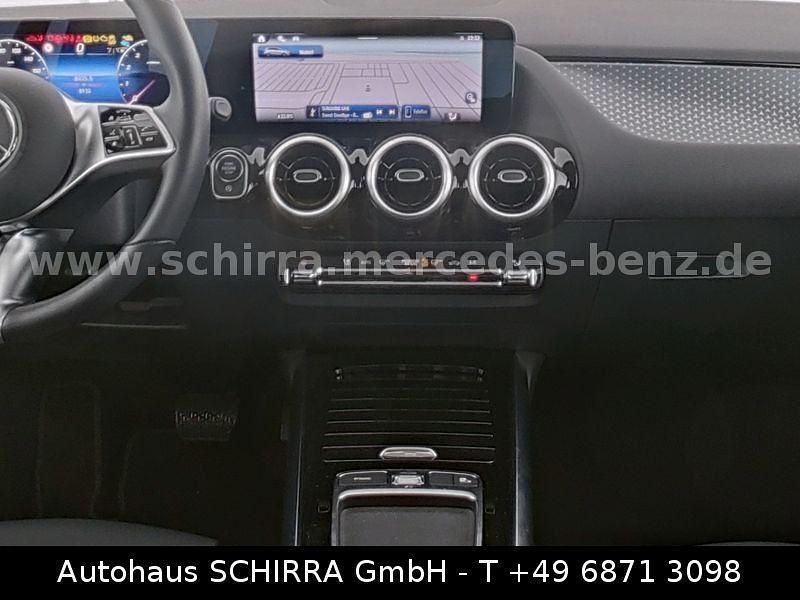 Gebraucht Mercedes B250 224 PS (164 kW) 2024 Schwarz Kleinwagen