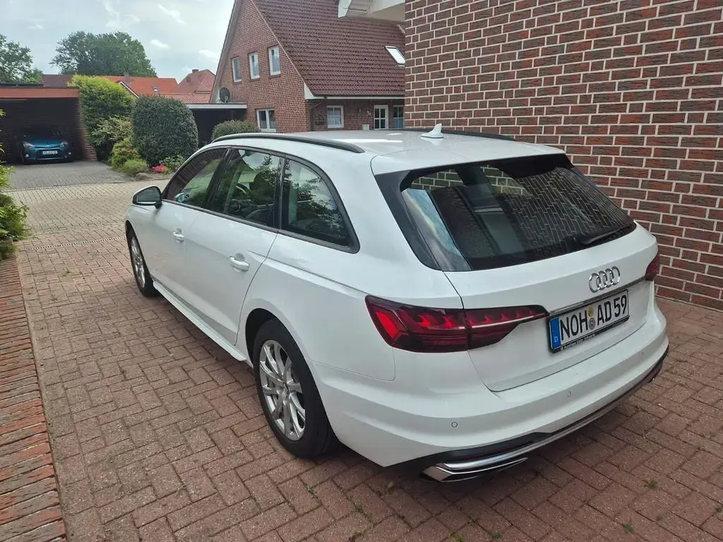 Gebraucht Audi A4 Advanced 163 PS (119 kW) 2020 Weiß Kombi