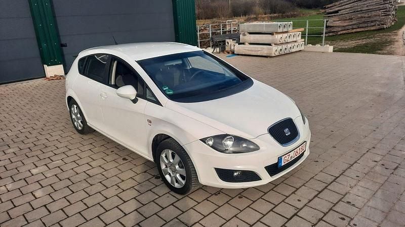 Gebraucht Seat Leon 105 PS (77 kW) 2010 Weiß Kleinwagen