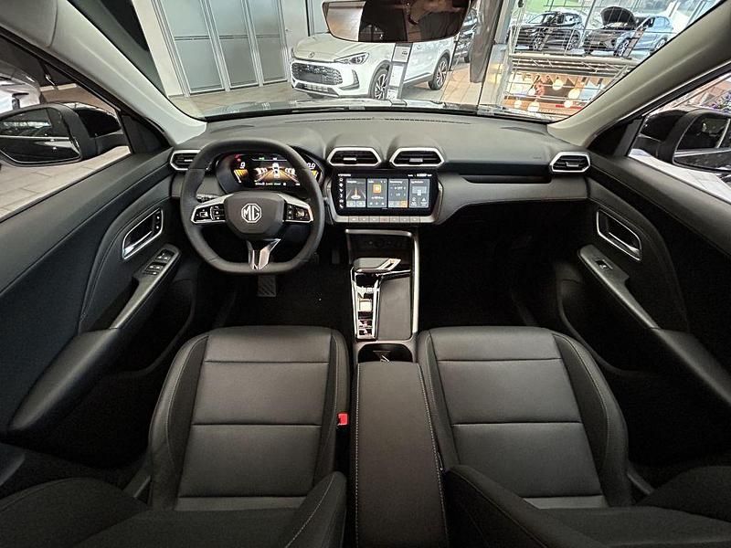 Neu MG ZS Luxury 197 PS (144 kW) 2025 Schwarz Limousine