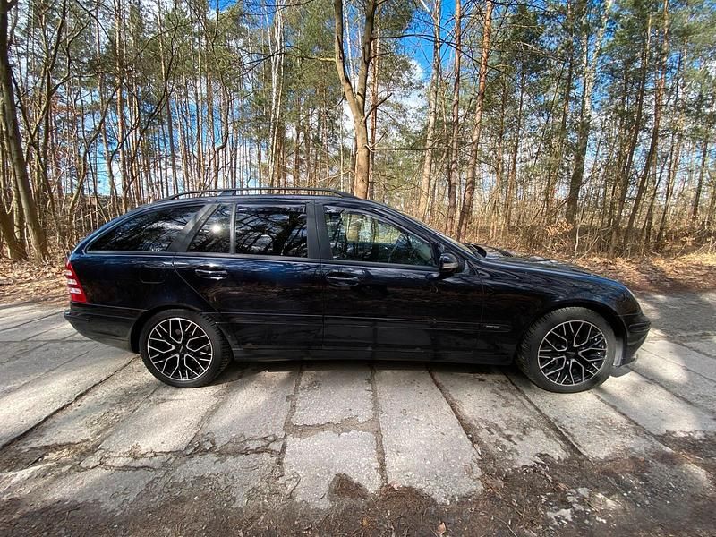 Gebraucht Mercedes C220 Elegance 150 PS (110 kW) 2006 Schwarz Kombi