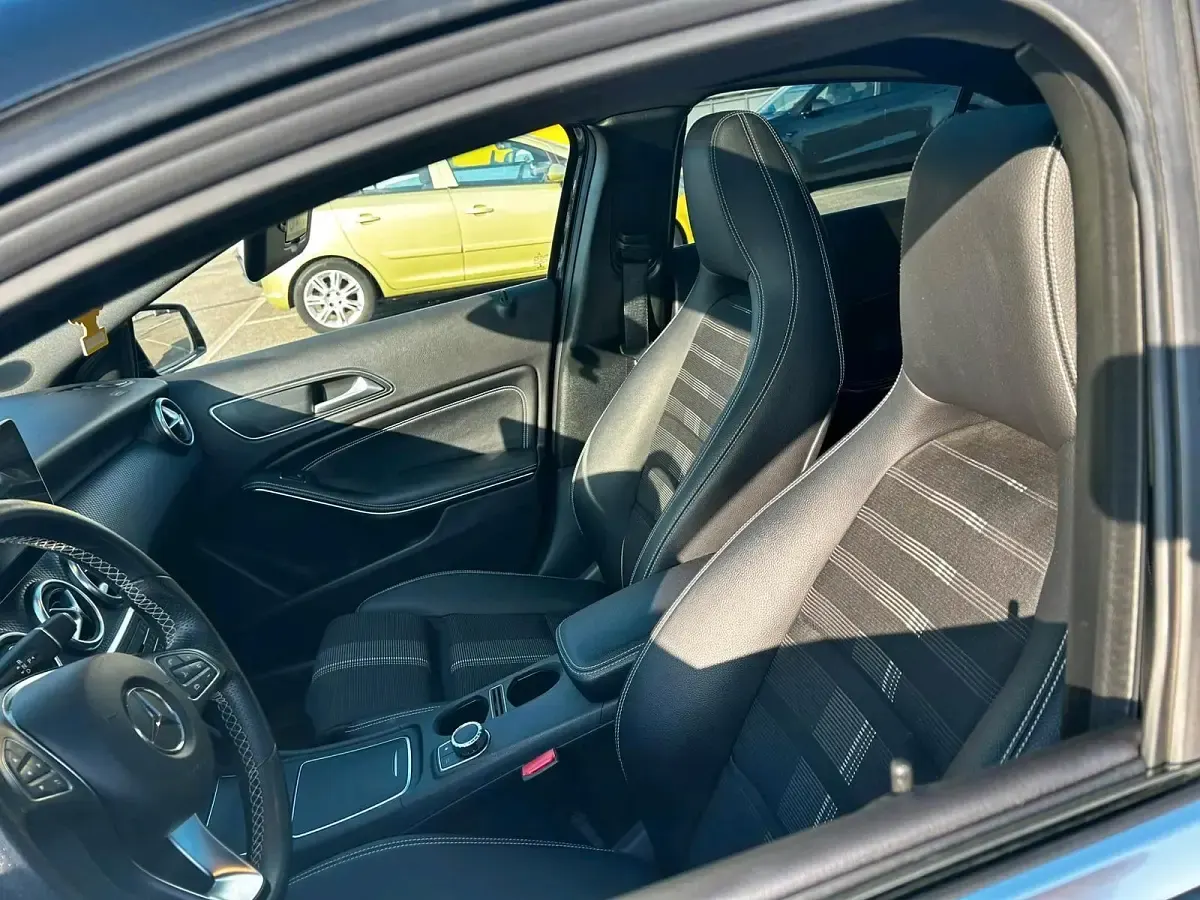 Gebraucht Mercedes 220 177 PS (130 kW) 2017 Schwarz Kleinwagen
