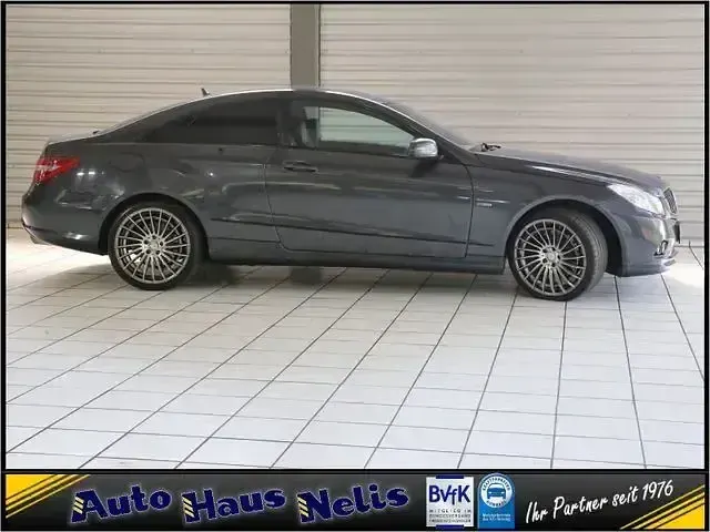 Gebraucht Mercedes E350 Avantgarde 292 PS (214 kW) 2010 Grau Coupé