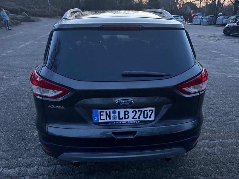 Gebraucht Ford Kuga Titanium 150 PS (110 kW) 2015 Grau SUV