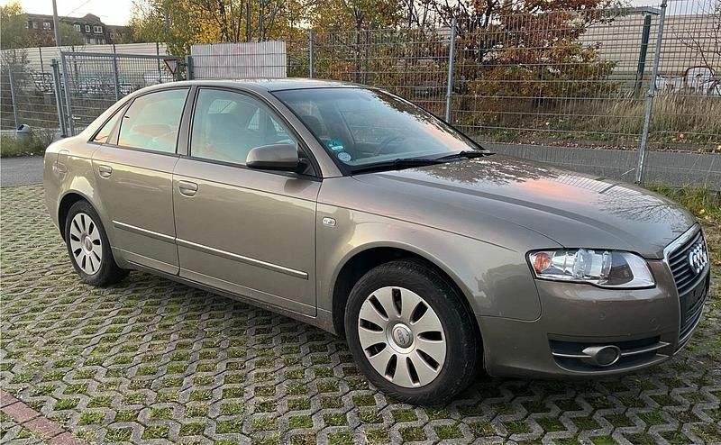 Gold Gebraucht 2005 Audi A4 Limousine | 2.299 € (Guter Preis) - Bild 1/4