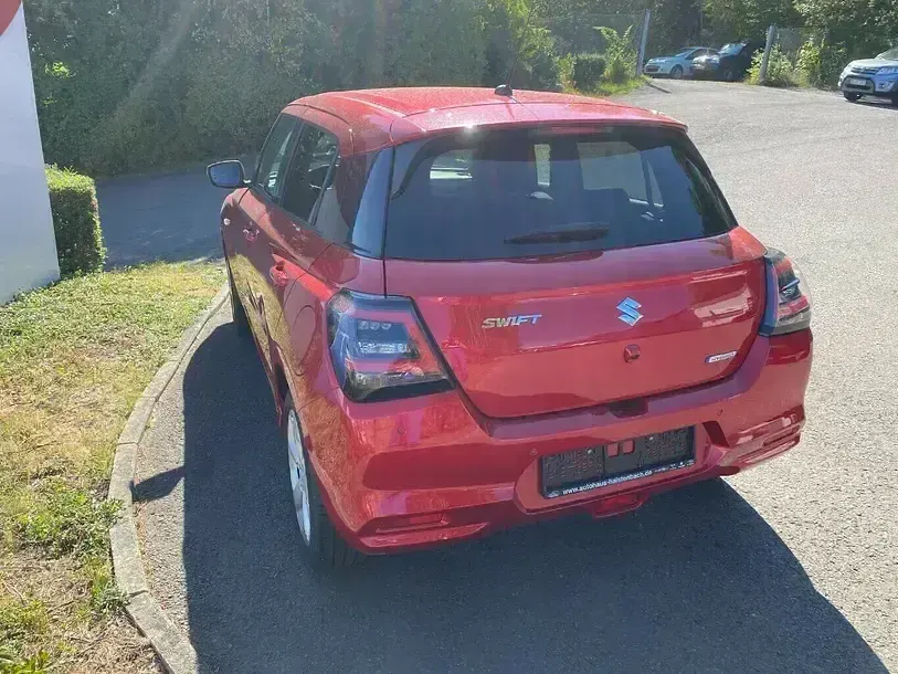 Gebraucht Suzuki Swift Comfort 83 PS (61 kW) 2024 Rot Kleinwagen
