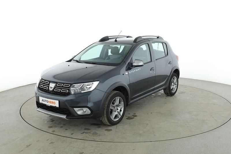 Gebraucht Dacia Sandero Anniversary 90 PS (66 kW) 2020 Grau Limousine