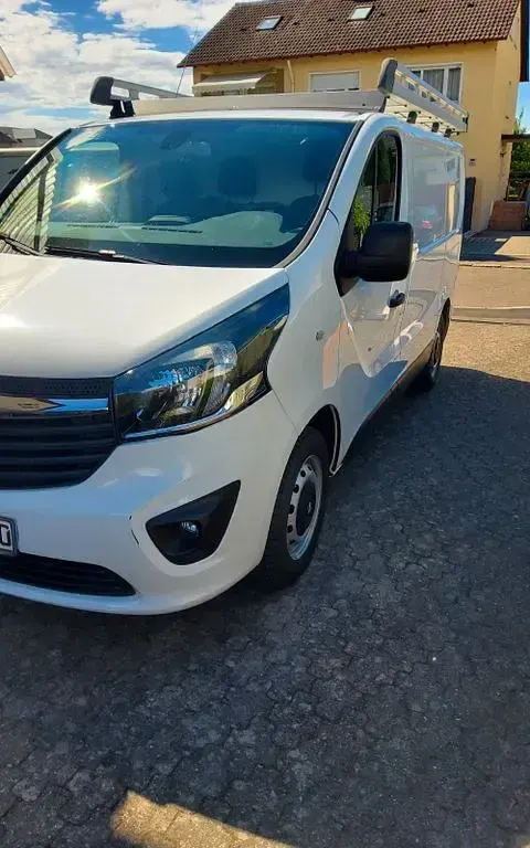 Gebraucht Opel Vivaro 125 PS (91 kW) 2016 Weiß Van / Kleinbus