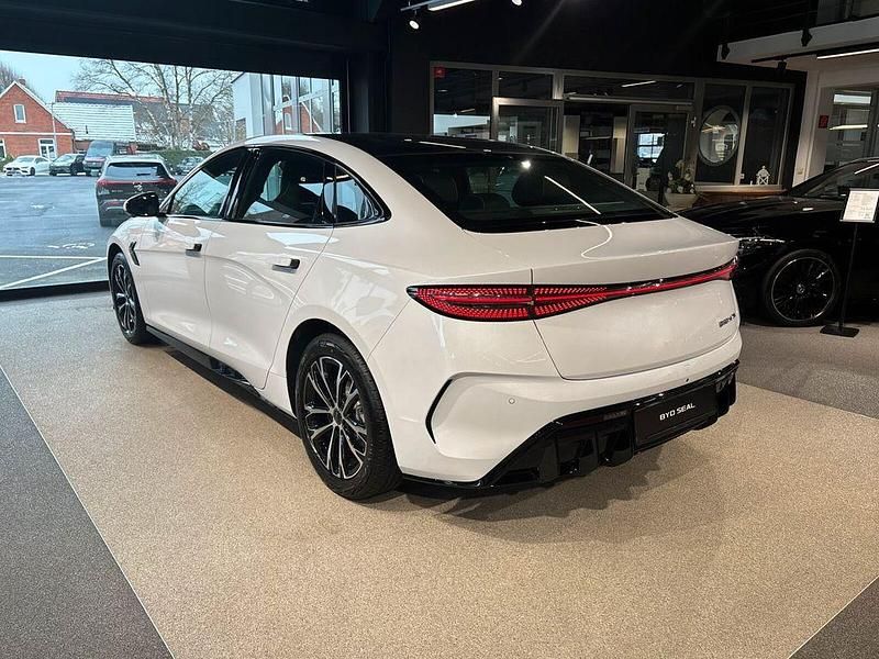 Neu BYD Seal Comfort 169 kW (231 PS) 2026 Polar white Limousine