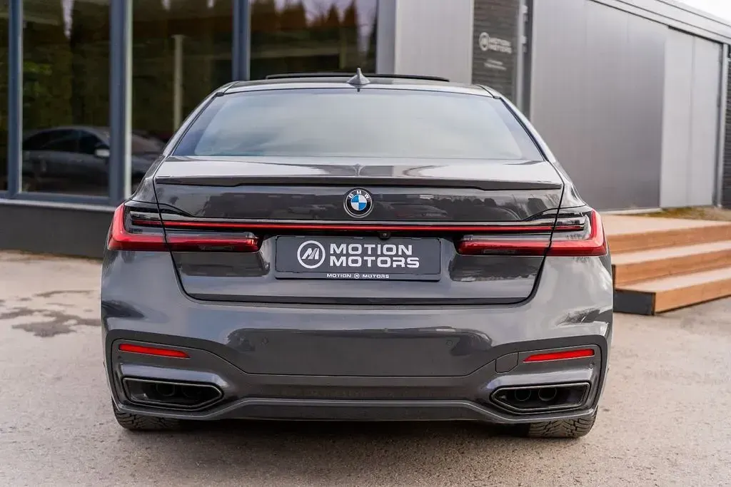 Gebraucht BMW 750 Sport Line 530 PS (389 kW) 2020 Grau Limousine