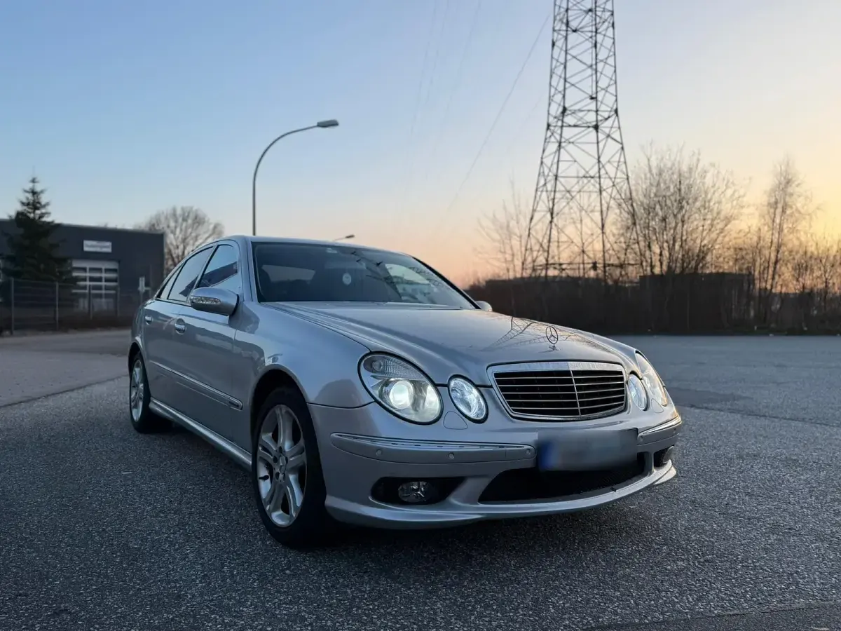 Gebraucht Mercedes E320 224 PS (164 kW) 2002 Silber Limousine