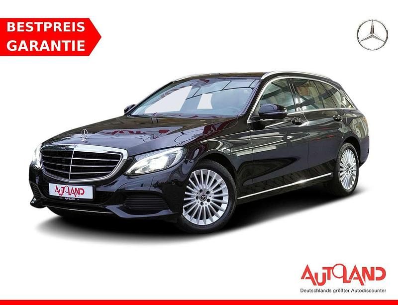 Obsidianschwarz Gebraucht 2018 Mercedes C160 Avantgarde Coupé | 20.990 € - Bild 1/4