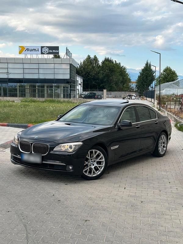 Gebraucht BMW 730 245 PS (180 kW) 2011 Schwarz Limousine