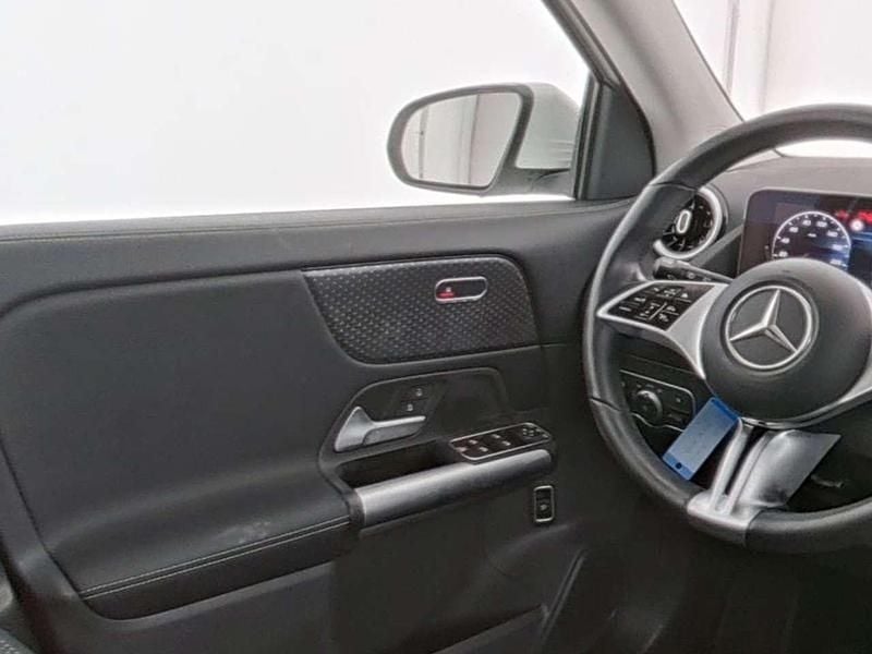 Gebraucht Mercedes GLA180 Progressive 136 PS (100 kW) 2024 Unilack polarweiß SUV