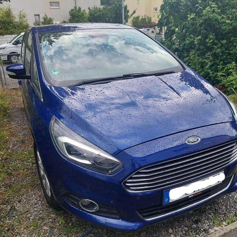 Blau Gebraucht 2016 Ford S-MAX Titanium Van / Kleinbus | 13.400 € (Guter Preis) - Bild 1/4