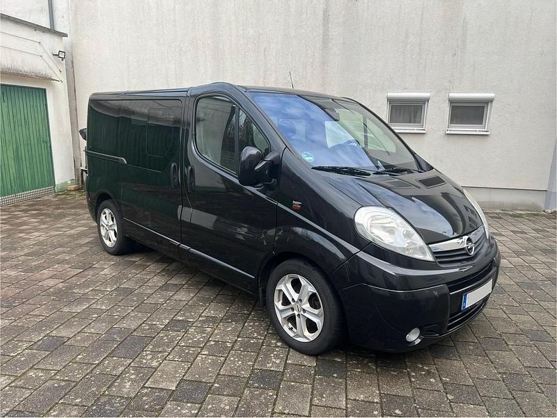 Schwarz Gebraucht 2014 Opel Vivaro Van / Kleinbus | 12.000 € - Bild 1/4