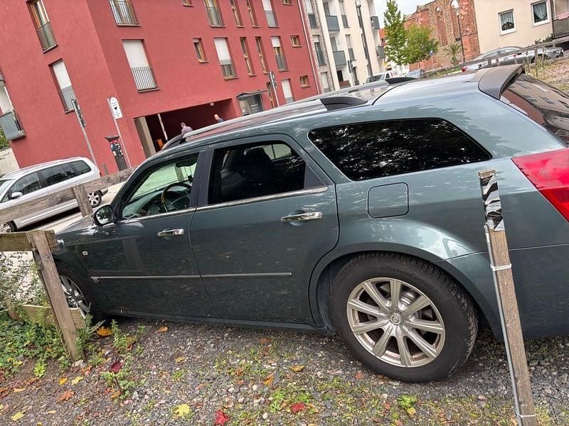 Grün Gebraucht 2006 Chrysler 300C Touring Kombi | 6.000 € (Teuer) - Bild 1/4