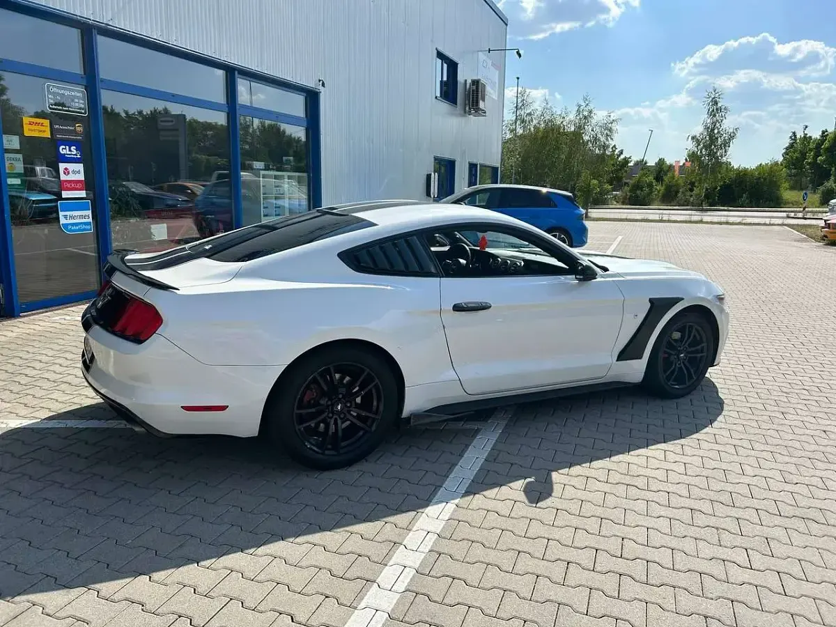 Gebraucht Ford Mustang 309 PS (227 kW) 2018 Platinum white metallic Coupé