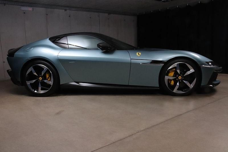 Neu Ferrari 12 Cilindri 829 PS (609 kW) 2025 Blau