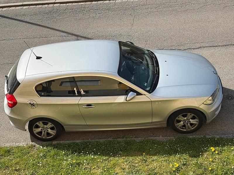 Gebraucht BMW 118 143 PS (105 kW) 2009 Grau Kleinwagen