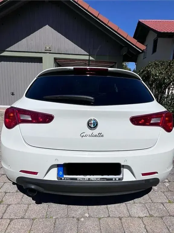Gebraucht Alfa Romeo Giulietta 120 PS (88 kW) 2014 Weiß Kleinwagen